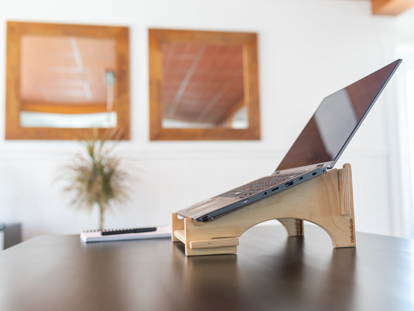 Support à ordinateur portable / Laptop Stand